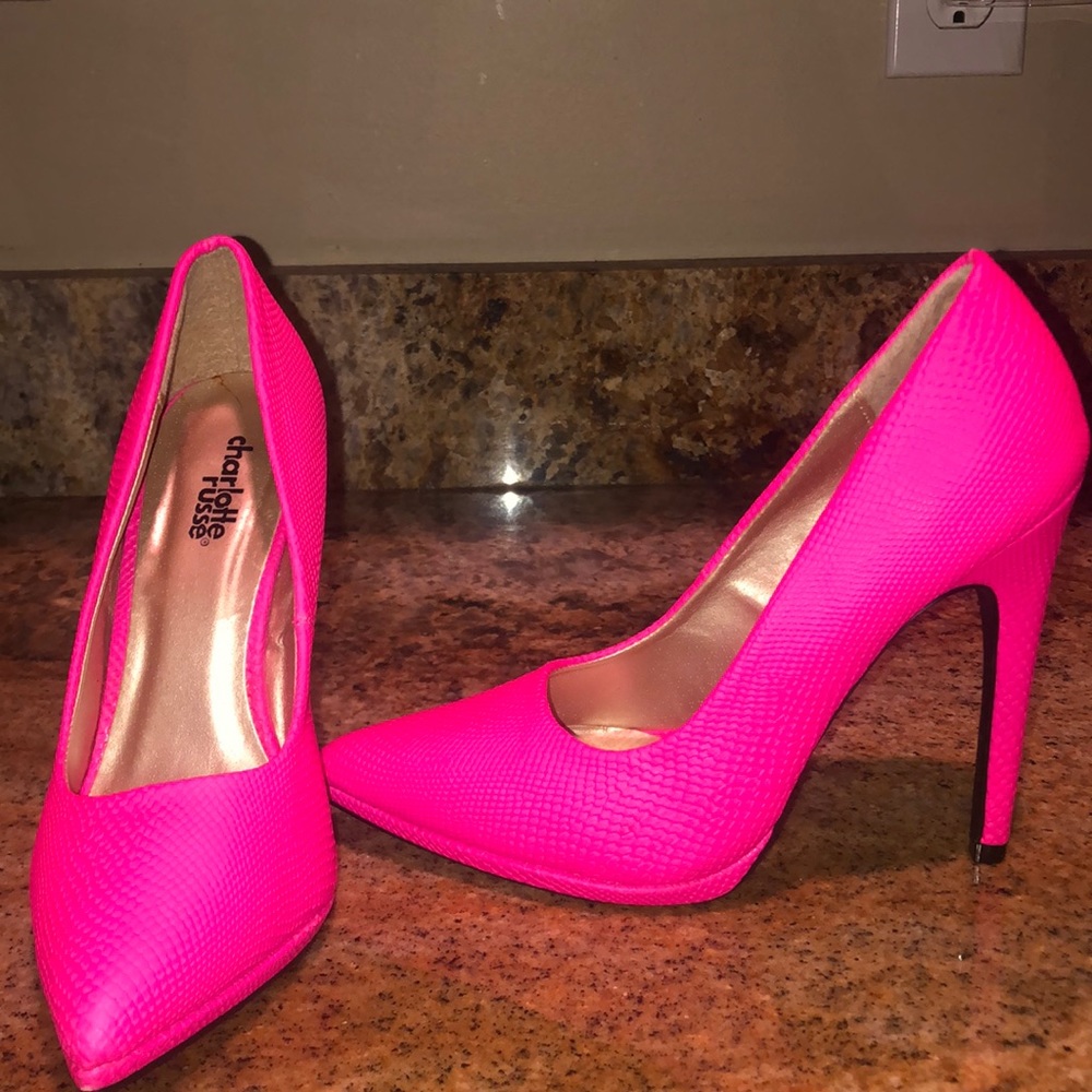 NWOT Hot pink snake skin heels